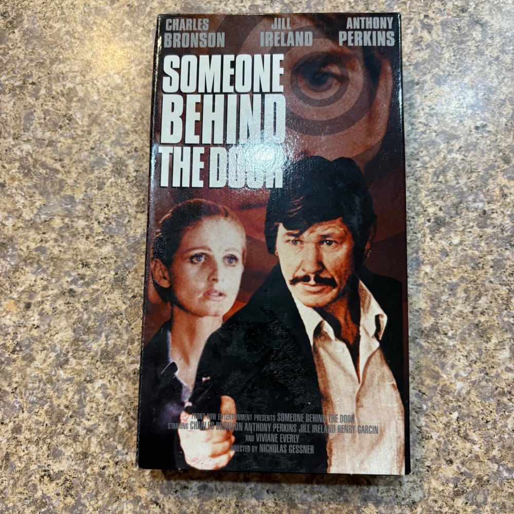 Someone Behind the Door VHS 1993 Charles Bronson Anthony Perkins‎